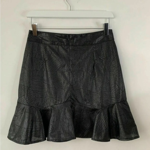 SHEIN Black Crocodile Pattern Black mini Skirt Peplum Size S 8 - Picture 2 of 2